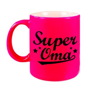Super oma cadeau mok / beker neon roze met sterren 330 ml