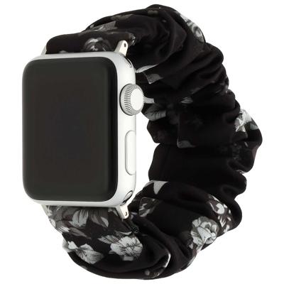Apple Watch Nylon Scrunchie Band - Zwart Met Rozen - 44, 45, 46 & 49mm Apple Watch Nylon Scrunchie Band - Zwart Met Rozen - 44, 45, 46 & 49mm