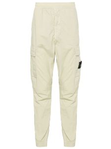 Stone Island pantalon cargo à patch Compass - Vert