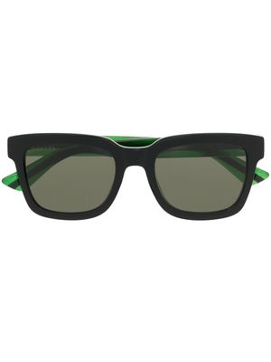 Gucci Eyewear lunettes de soleil à monture d'inspiration wayfarer - Noir