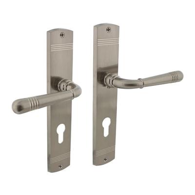 Intersteel Deurklink Helena op schild profielcilindergat 72mm nikkel mat Intersteel Deurklink Helena op schild profielcilindergat 72mm nikkel mat