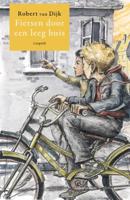 Fietsen door een leeg huis (Hardback)