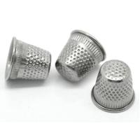 3x stuks Vingerhoedjes - metaal - in verschillende maten - Knutselen 3x stuks Vingerhoedjes - metaal - in verschillende maten - Knutselen