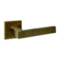 Deurkruk Q 05 op rozet verdekt 53x53x6mm PVD messing mat