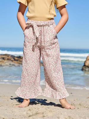 Korte broek voor meisjes met ruches van katoenen gaas wit, bedrukt Korte broek voor meisjes met ruches van katoenen gaas wit, bedrukt