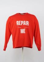 "Share Me" Red Sweater in size XL - BOAS Special Edition