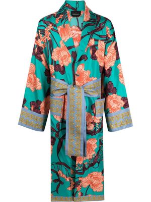 Versace peignoir en soie à imprimé graphique - Bleu