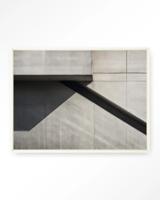 Urban Cotton Wandkleed 'Concrete Detail' 110 x 145cm in Floating Frame - off white