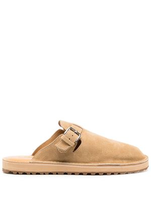 Comme des Garçons Homme mules en cuir à boucle décorative - Marron