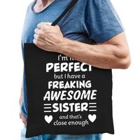 Freaking awesome sister / zus kado tas zwart voor heren - Feest Boodschappentassen