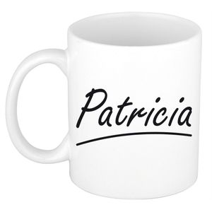 Naam cadeau mok / beker Patricia met sierlijke letters 300 ml