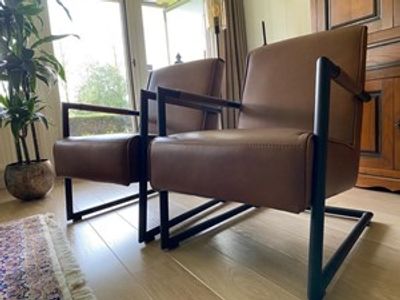 Set van 2 leren fauteuils met sledepoot - bruin leer - Echt leer, Industrieel, ontdek de vele Leersoorten en Kleuren bij ShopX