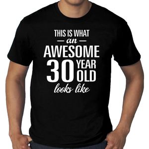 Grote Maten Awesome 30 year old/ 30 jarige t-shirt voor heren zwart