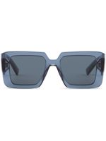 Prada Eyewear lunettes de soleil oversize à logo trianglulaure - Gris