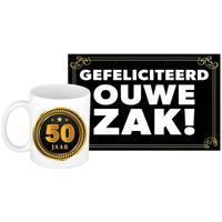 Verjaardag cadeau mok/beker 50 jaar print 300 ml + A5-size wenskaart ouwe zak - thumbnail