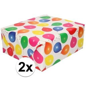 2x Inpakpapier/cadeaupapier metallic wit ballonnen 150 x 70 cm   -