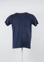 Vintage Fruit of the loom T-Shirt in Navy Blue Color Size L Vintage Fruit of the loom T-Shirt in Navy Blue Color Size L
