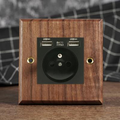 RetroLux Zwart Walnoot 1-4 Gang Wandschakelaar met Messing Toggle