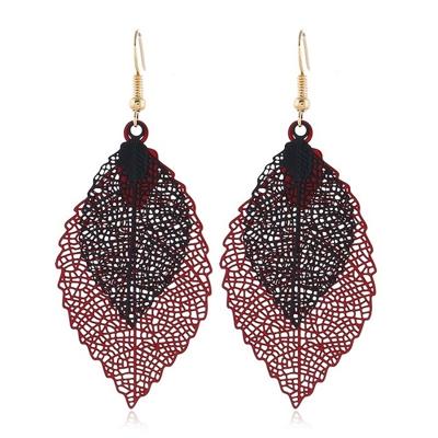 Dubbel gelaagde verlaat Tassel Earrings eenvoudige retro metalen blad-oren ornamenten (rood zwart)