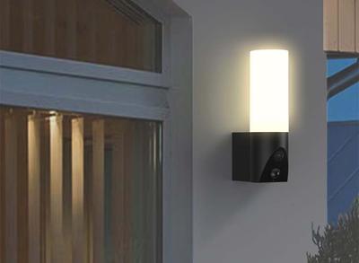 Qnect Wifi Buitencamera met Verlichting - Full HD, Sirene, Nachtzicht, en Bewegingsdetectie - Zwart
