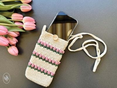 Haakpakket Gratis Haakpatroon Tulpen telefoonhoesje - het perfecte cadeau voor moederdag gehaakt met Durable Coral