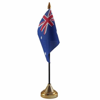 Vlag Australie tafelvlaggetje - 10 x 15 cm - met gouden standaard - Hoogte 27 cm Vlag Australie tafelvlaggetje - 10 x 15 cm - met gouden standaard - Hoogte 27 cm