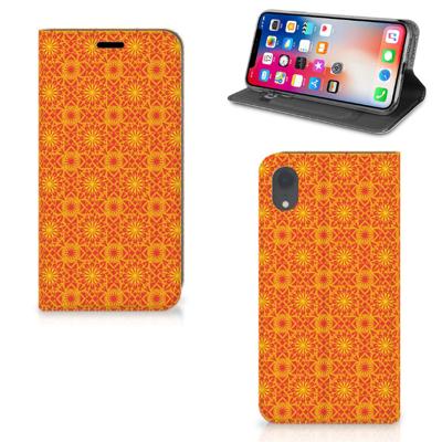 Apple iPhone Xr | Hoesje met Magneet | Batik Oranje