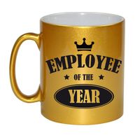 1x stuks collega cadeau mok / beker goud employee of the year - thumbnail