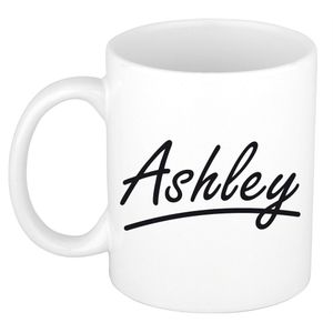 Naam cadeau mok / beker Ashley met sierlijke letters 300 ml