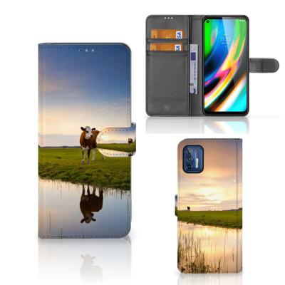 Motorola Moto G9 Plus | Telefoonhoesje | Met pasjeshouder | Koe