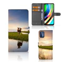 Motorola Moto G9 Plus | Telefoonhoesje | Met pasjeshouder | Koe