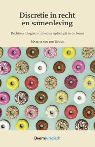 Discretie in recht en samenleving (Paperback)