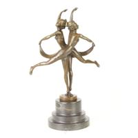 BRONZEN BEELD VAN DE DANSENDE ZUSTERS BRONZEN BEELD VAN DE DANSENDE ZUSTERS