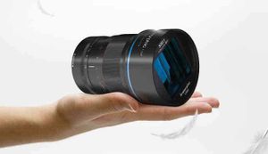 Sirui 50mm f/1.8 Anamorphic Lens 1.33X (Fuji X)