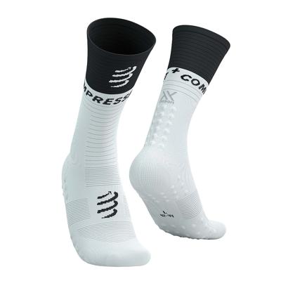 Compressport Mid compression socks v2.0 wit/zwart