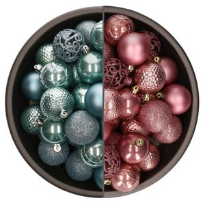 74x stuks kunststof kerstballen mix van ijsblauw en velvet roze 6 cm