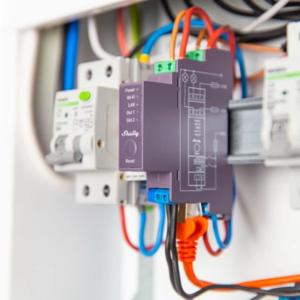 Shelly Pro2 power relay Zwart, Blauw, Groen