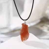 Leren Ketting met Ruwe Rode Agaat Edelsteen - Sieraden - Spiritueelboek.nl - thumbnail