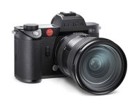 Leica SL2-S + Vario-Elmarit-SL 1:2.8/24-70 ASPH. MILC 47,3 MP CMOS 8368 x 5584 Pixels Zwart