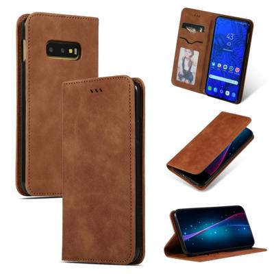 Retro huid feel Business magnetische horizontale Flip lederen case voor Samsung Galaxy S10 E (bruin)