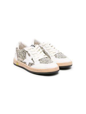 Golden Goose Kids baskets à patch Ball Star - Blanc