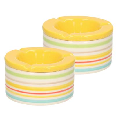 Stormasbak - 2x - keramiek - geel/multi-kleur - D12 cm - asbak - buiten asbakken