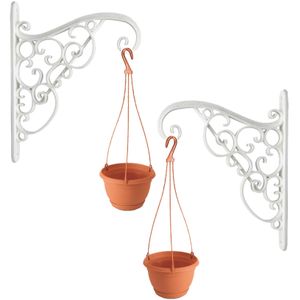 Set van twee witte sierlijke bloempothangers inclusief hangende terracotta bloempotten 1,2 liter