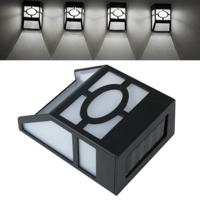 2 stuks 2 LEDs Solar Powered LED Wall Mount licht laag energieverbruik Super Bright tuin pathway hek lamp (wit licht)
