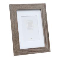 Deknudt Fotokader in vergrijsde eikkleur met witte passe-partout 15x20 S66KH3 Deknudt Fotokader in vergrijsde eikkleur met witte passe-partout 15x20 S66KH3
