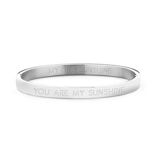 Key Moments in Color 8KM BC0057 Stalen Bangle met tekst You are my sunshine Grootte 58 x 50 mm Zilverkleurig