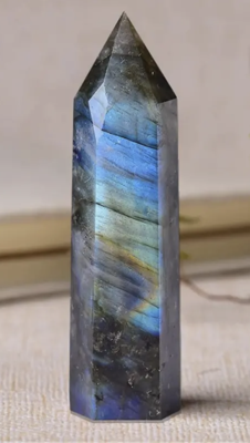 Labradoriet Obelisk - Edelstenen - Spiritueelboek.nl