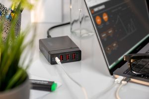 Digitus 4-Port, 72 W 3+1 USB-laadstation 72 W Thuis Uitgangsstroom (max.) 10200 mA Aantal uitgangen: 4 x USB-C bus, USB USB Power Delivery (USB-PD)