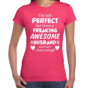 Freaking awesome Husband / echtgenoot cadeau t-shirt roze dames