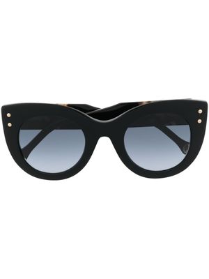 Carolina Herrera lunettes de soleil à monture papillon oversize - Noir